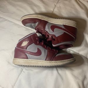 Jordan 1s mid red and grey